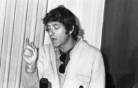 Uri Zohar, the noted all-round entertainer, announced that the movement he formed, Atar (Citizens for Rabin), would wind up its activities with two large advertisement in the newspapers.
