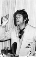 Uri Zohar, the noted all-round entertainer, announced that the movement he formed, Atar (Citizens for Rabin), would wind up its activities with two large advertisement in the newspapers.