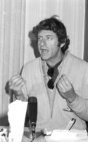 Uri Zohar, the noted all-round entertainer, announced that the movement he formed, Atar (Citizens for Rabin), would wind up its activities with two large advertisement in the newspapers.