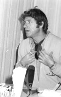 Uri Zohar, the noted all-round entertainer, announced that the movement he formed, Atar (Citizens for Rabin), would wind up its activities with two large advertisement in the newspapers.