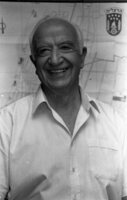 ראש עיריית הרצליה, יוסף נבו.
