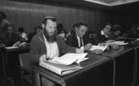 חברי כנסת מבקרים במרכז החינוכי אולפן עקיבא.