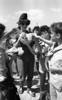 The Scouts movement sent their members to hand out to soldiers, apples and honey for Rosh Hashanah evening at intersections where soldiers are waiting for rides.