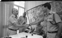 The Scouts movement sent their members to hand out to soldiers, apples and honey for Rosh Hashanah evening at intersections where soldiers are waiting for rides.