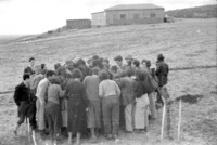התינוקת הראשונה מגיעה לקיבוץ.