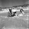 אדי עם בתו תמר על חוף הים – הספרייה הלאומית
