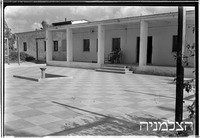 שקם בית ליד, 6/1951.