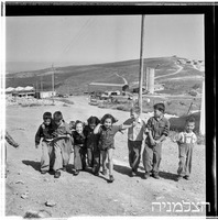 צילומי ילדים, מנרה, 5/1952.