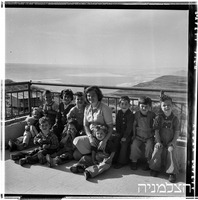 צילומי ילדים, מנרה, 5/1952.
