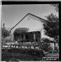 מזרחי, כפר בתיה.