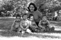 חדוה פוקס עם מימין: זיו רונן, ירון גביש, נירה פלג, דניאל איתיאל