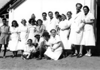 צוות השליחים + הבקטריולוגים + שולה, נעמי ועוד אחות