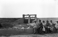 ליד סכר נהריים