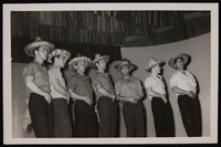 תצלומי מופע - 'התרנגולים' א' - 2 מתוך 4.