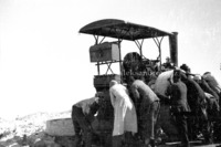 פועלים ומכבש דרכים, גיזה