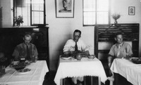 מזכיר המדינה-מר שאו מבקר בטירת צבי.