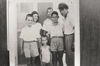 רפרודוקציות מצילומים של ארכיון מושבת כנרת.